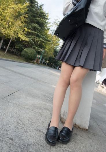 66m66成人摸人视频_高清在线播放
